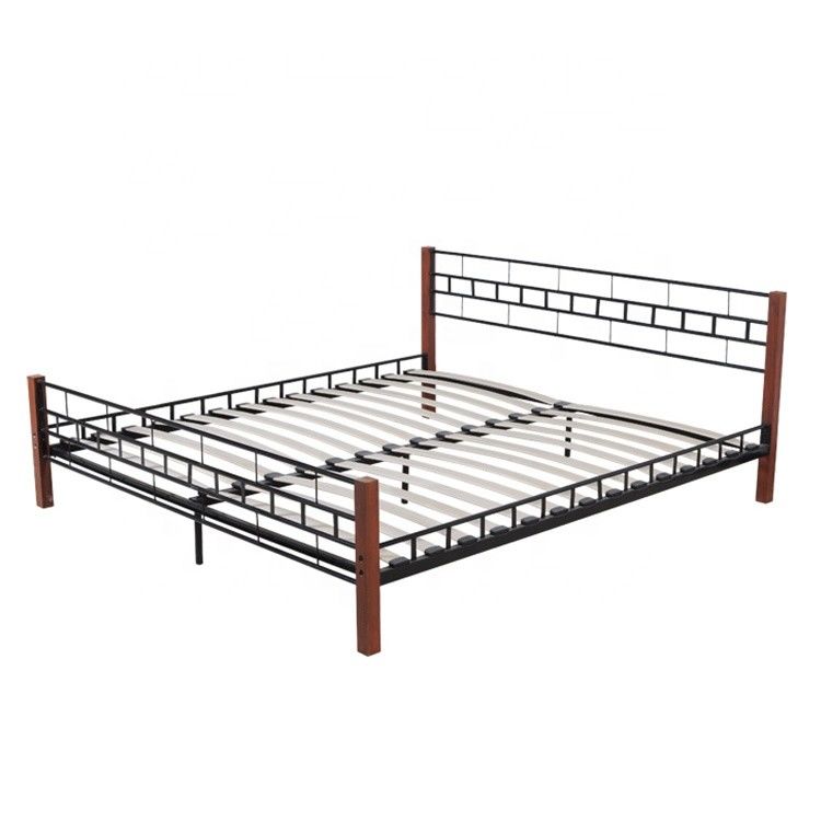 Antique Style Metal Double Bed Strong Sturdy Construction Easy To Clean