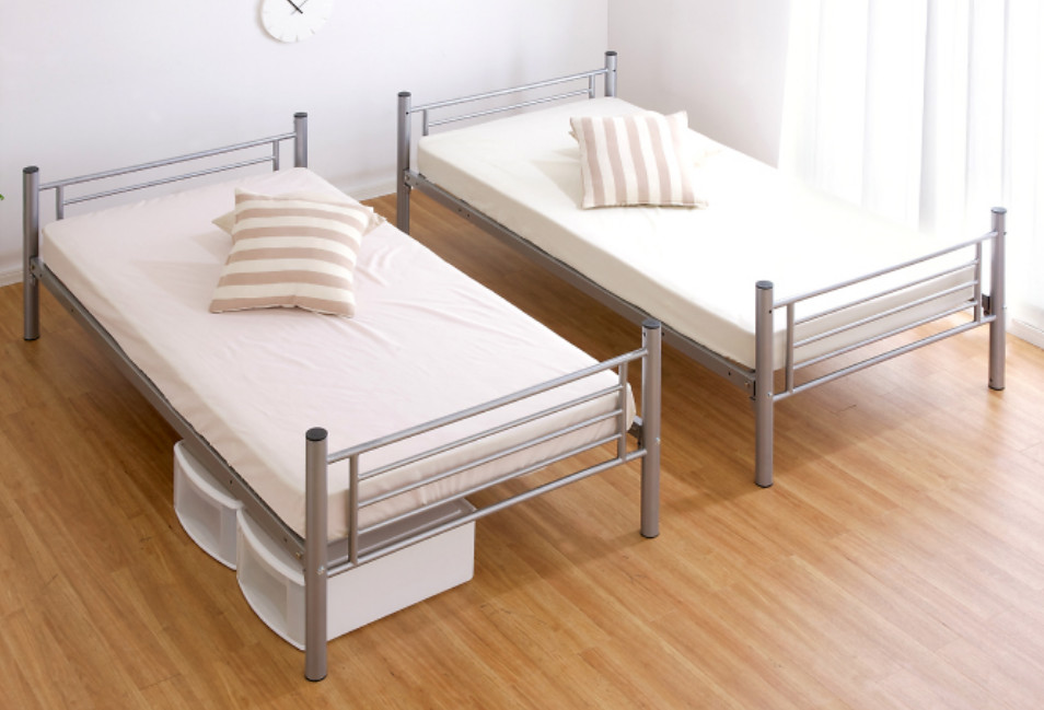Customizable Metal Pipe Bed